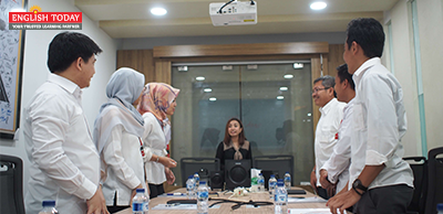 Jakarta English Courses - Teach Adults English